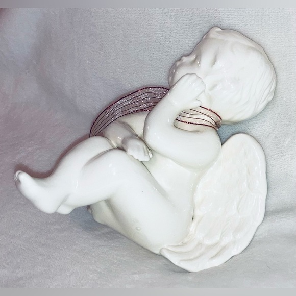 Ceramic Angel. - Picture 4 of 10